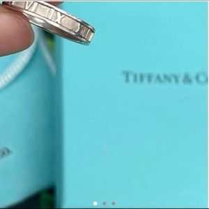 Tiffany & Co. Roman numeral atlas ring